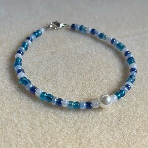 *2 for 20* Blue Ombré Pearl Center Beaded Bracelet 8”